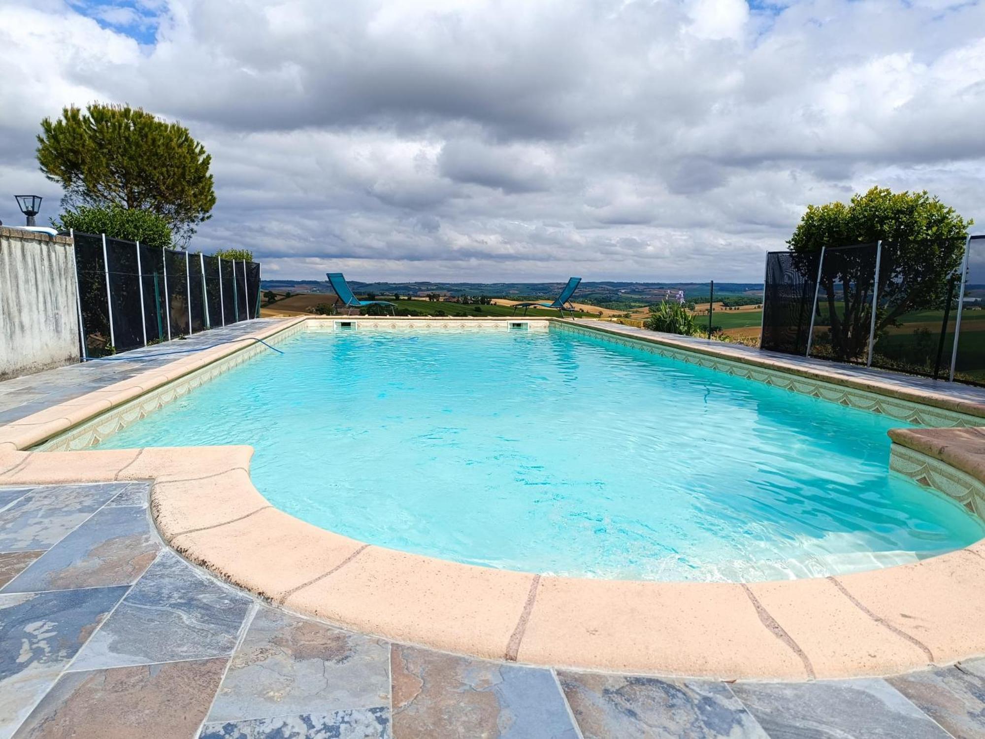 Maison D'Hotes La Fezendes Miradoux ภายนอก รูปภาพ